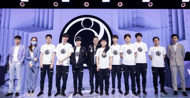 依旧在比赛 依旧在比赛