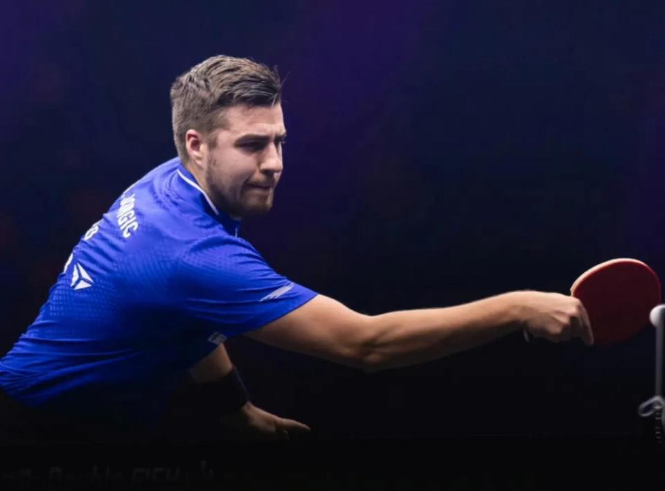 西蒙斯在球 西蒙斯在球